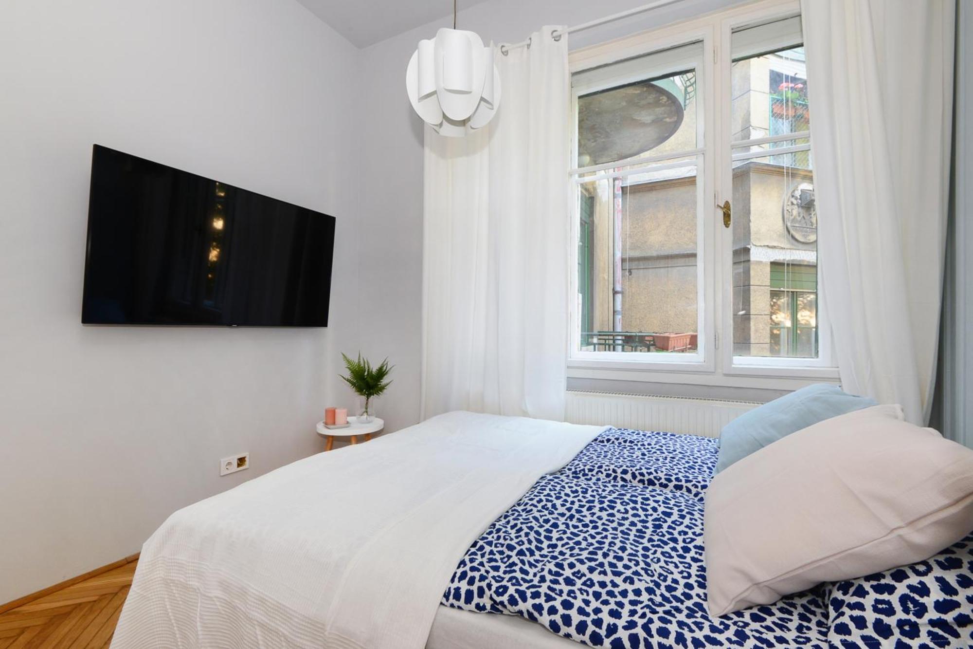 Monochrome Chic Apartments R613 Budapeste Exterior foto